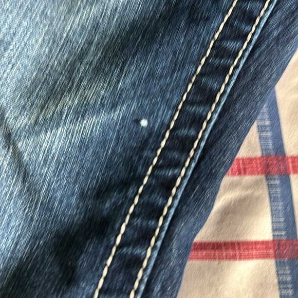 Miss Me 28,low rise bell bottom style.Small snag, can probably be pulled out.GUC - Picture 7 of 8